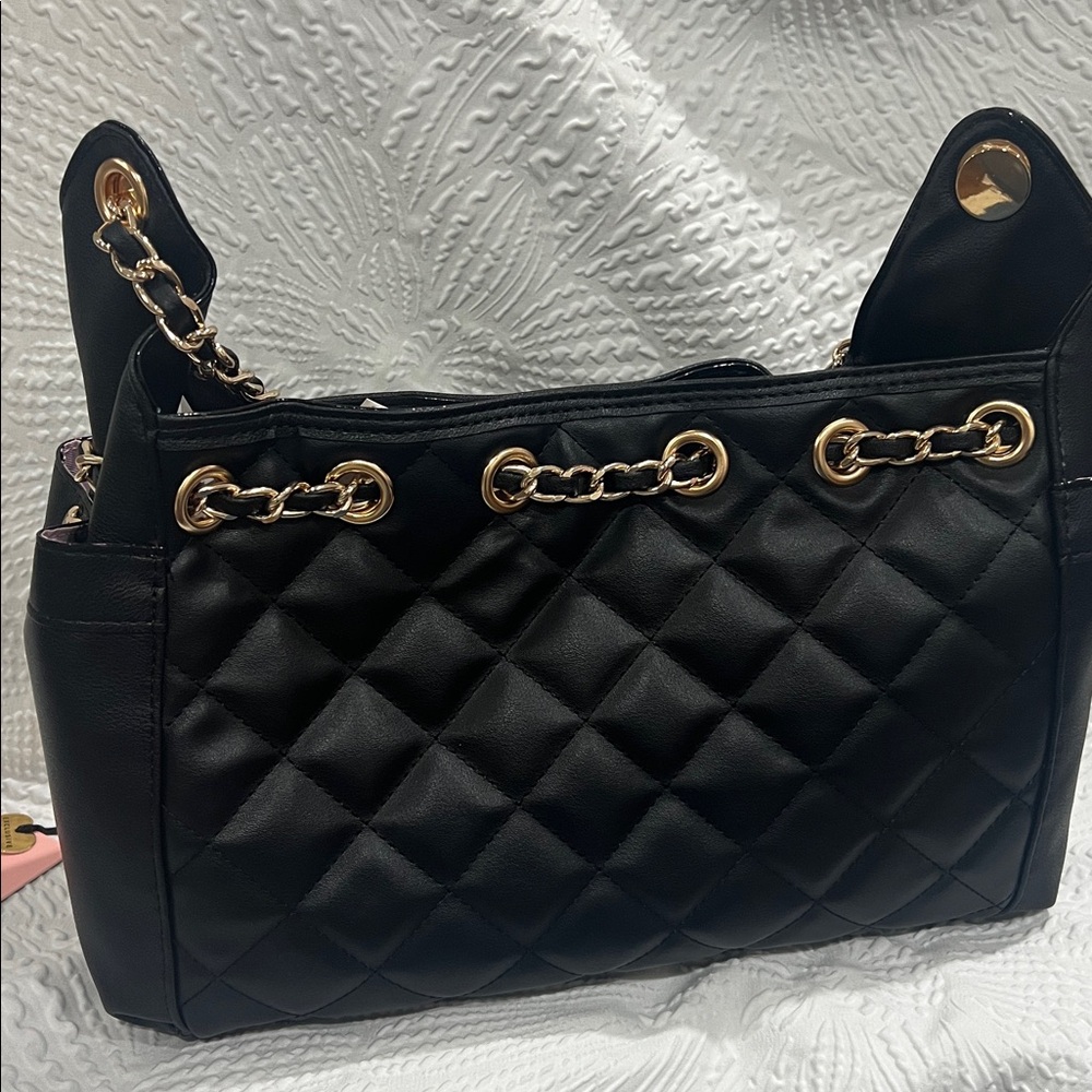 Juicy Couture EXCLUSIVE “Fashion Icon Bucket Bag” Quilted NWT!!!! - Picture 5 of 7